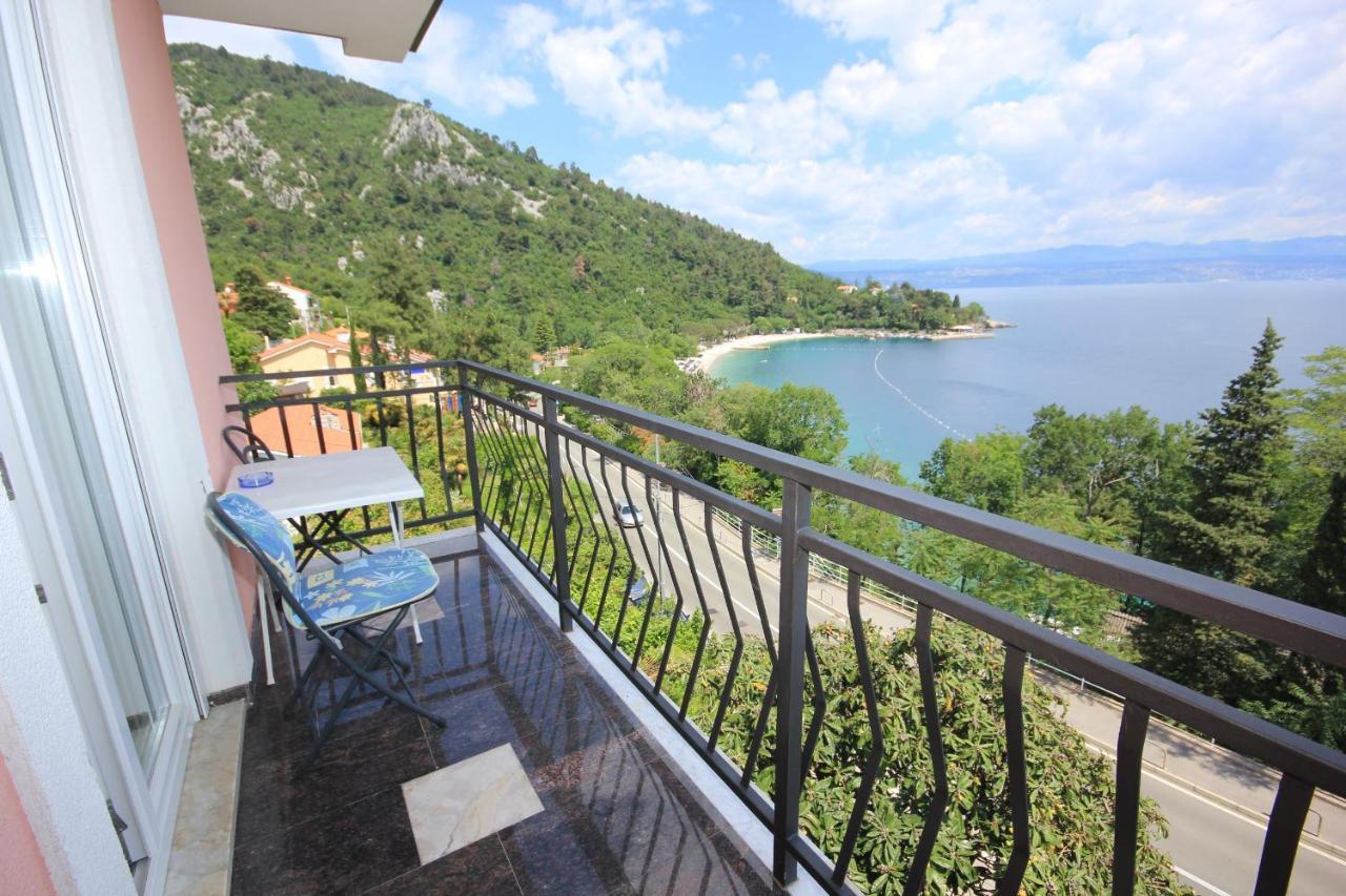 Apartments And Rooms By The Sea Medveja, Opatija - 2305 Lovran Dış mekan fotoğraf