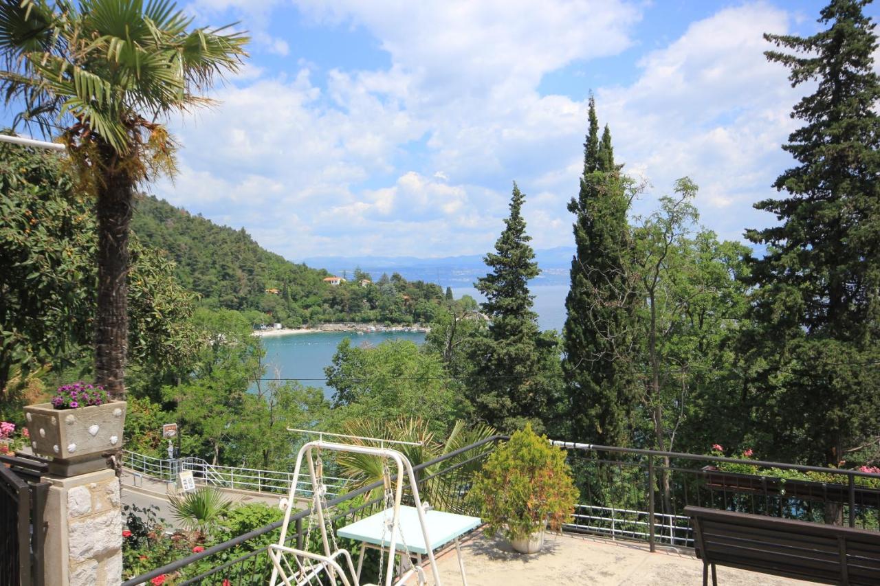 Apartments And Rooms By The Sea Medveja, Opatija - 2305 Lovran Dış mekan fotoğraf