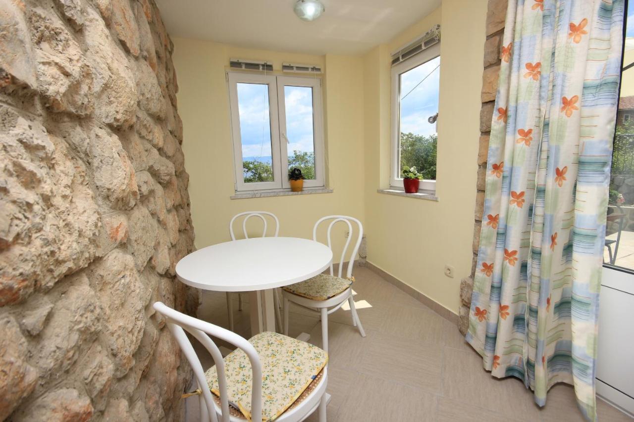 Apartments And Rooms By The Sea Medveja, Opatija - 2305 Lovran Dış mekan fotoğraf