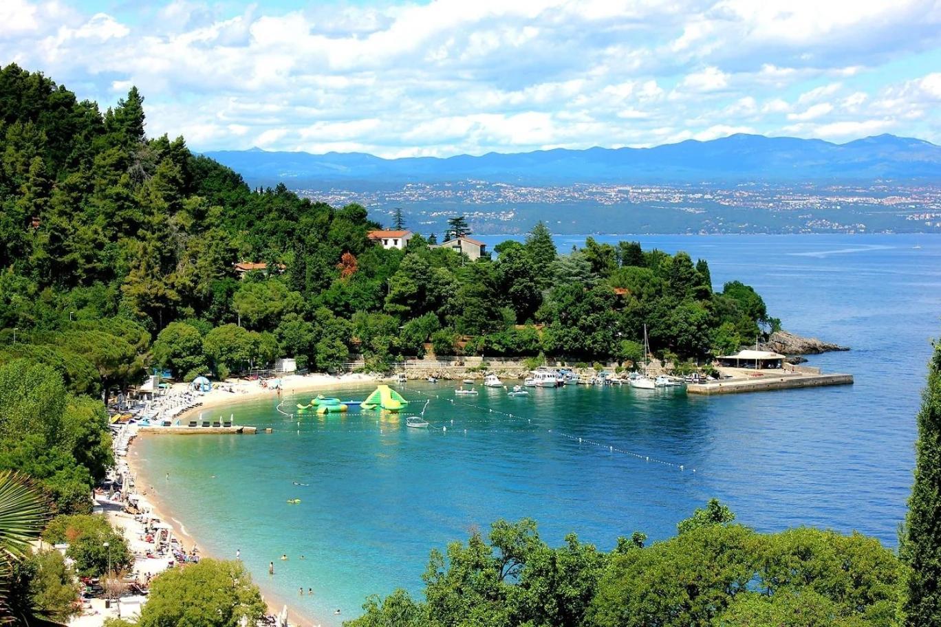 Apartments And Rooms By The Sea Medveja, Opatija - 2305 Lovran Dış mekan fotoğraf
